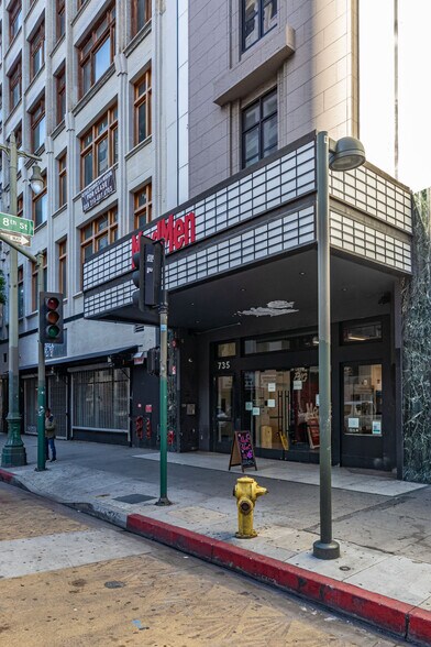 More Photos Of 735 S Broadway, Los Angeles Storefront For Sale