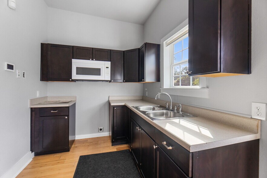 More Photos Of 626 E Quincy St, San Antonio Office For Lease