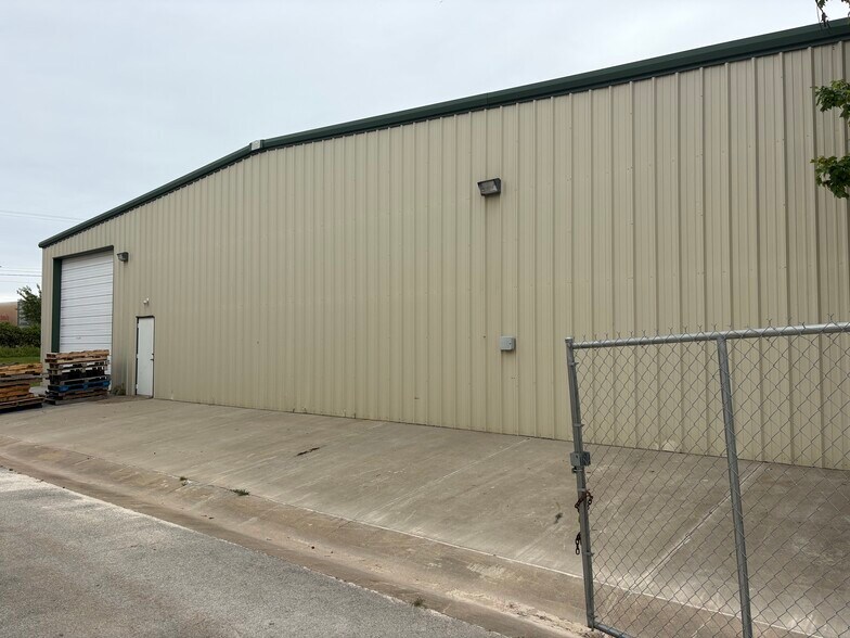 More Photos Of 208 Commercial Ave, Lowell Warehouse For Lease