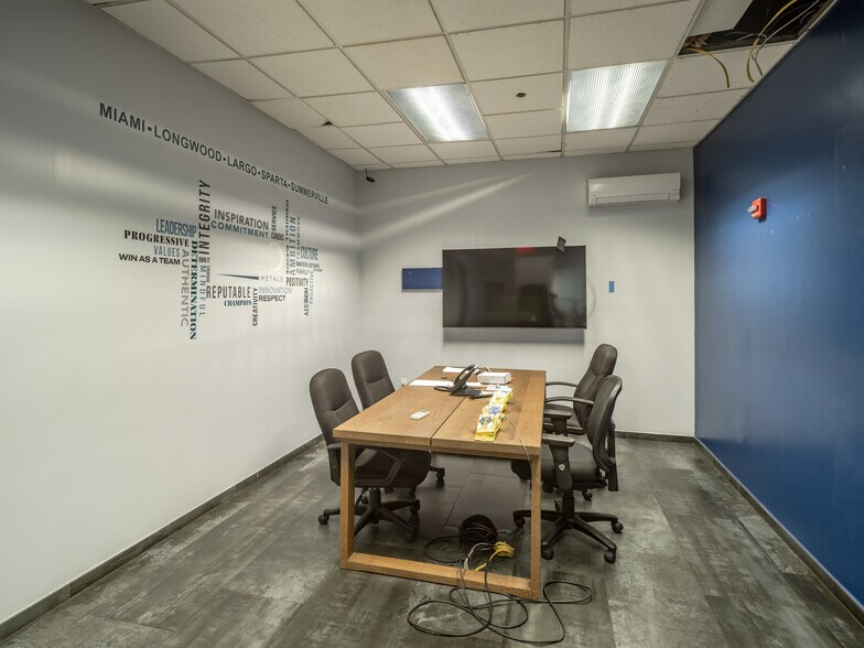 More Photos Of 50 NE 179th St, Miami Manufacturing For Lease