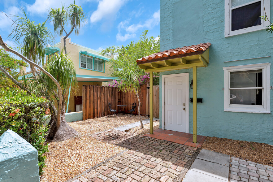 Primary Photo Of 506 S M St, Lake Worth Beach Apartments For Sale