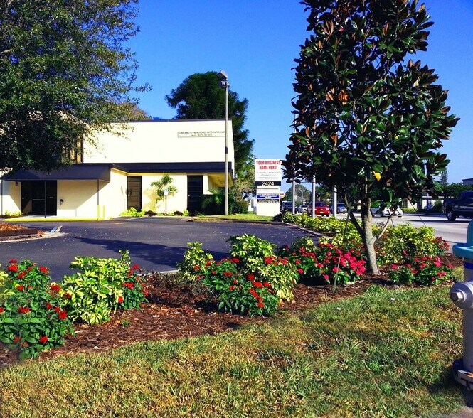 More Photos Of 2424 W Manatee Ave, Bradenton Loft Creative Space For Lease