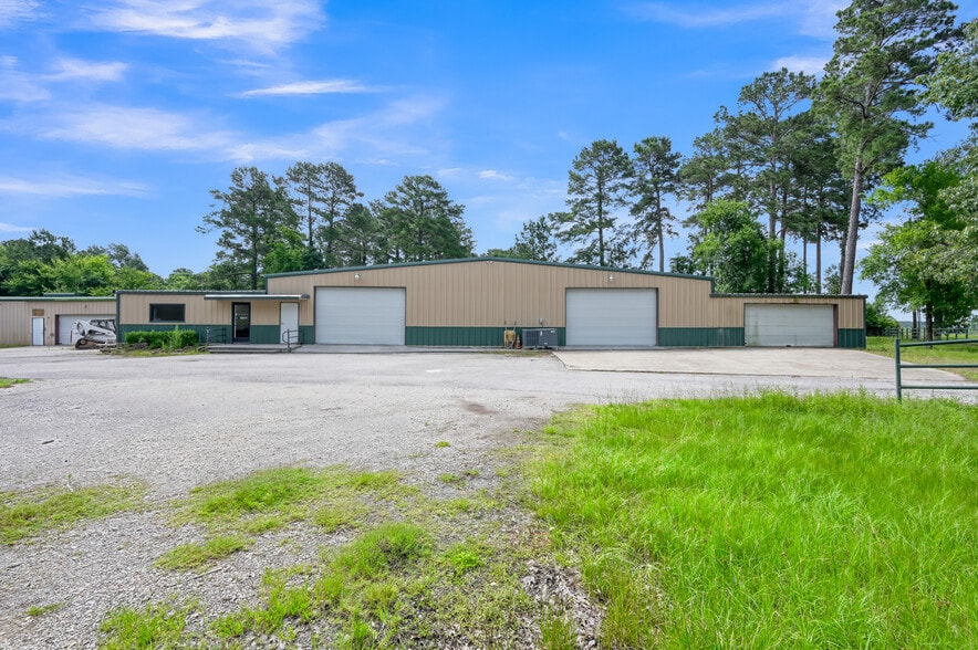 Primary Photo Of 2745 Interstate 45 S, New Waverly Manufacturing For Sale