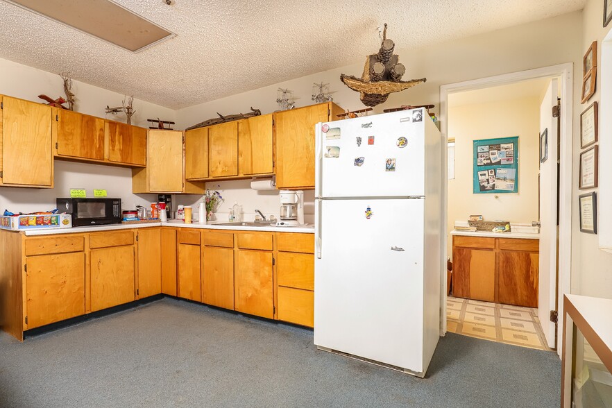 More Photos Of 34810 largo vista rd, Llano Airport For Sale