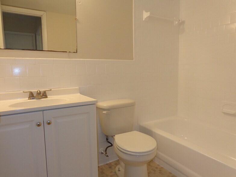 More Photos Of 5537 Iowa Ave, Norfolk Apartments For Sale