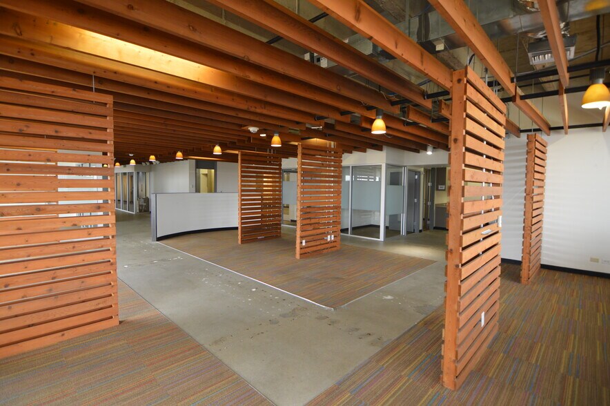More Photos Of 425 Soledad St, San Antonio Loft Creative Space For Lease