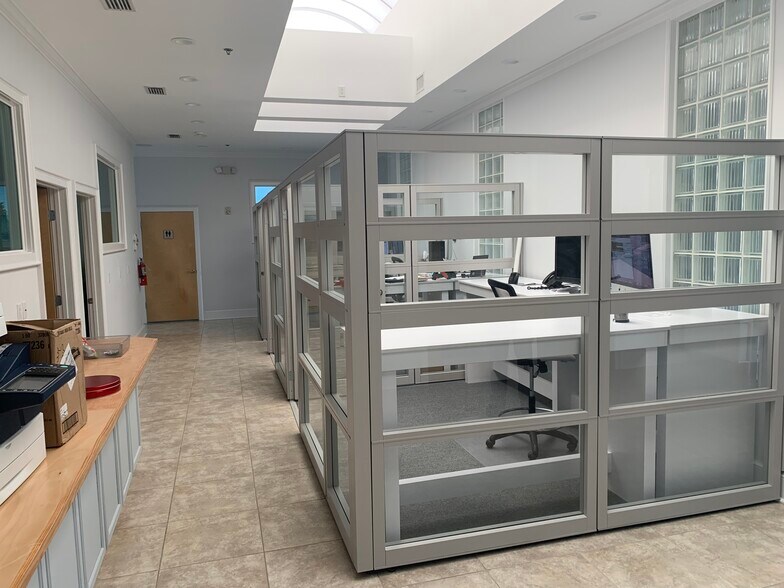 More Photos Of 750 3rd St, Neptune Beach Office For Lease