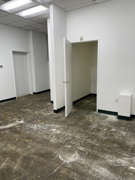 More Photos Of 6333 Wilshire Blvd, Los Angeles Medical For Lease