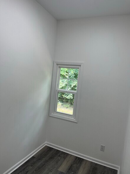 More Photos Of 6737 Ringgold Rd, East Ridge Office For Lease
