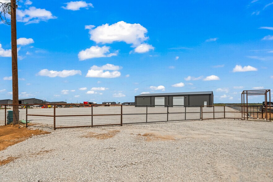 More Photos Of 6322 F M 2641, Shallowater Industrial For Lease