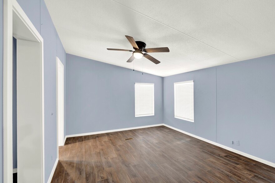 More Photos Of 2806 US Highway 90 W, Hondo Office For Sale