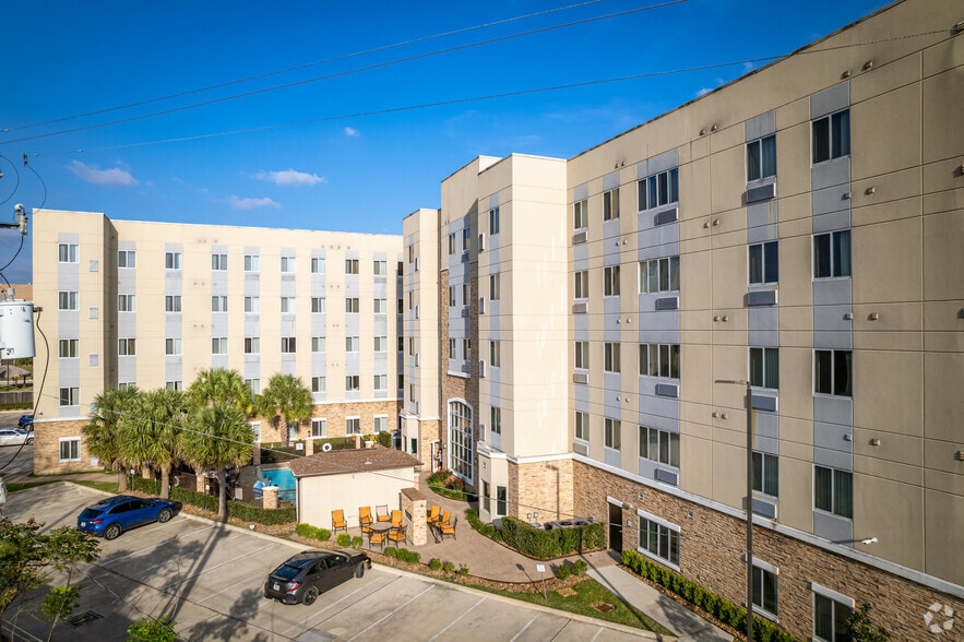 Primary Photo Of 9000 Main St, Houston Hotel For Sale