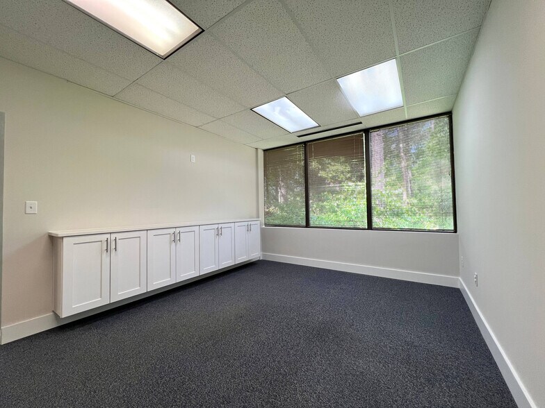 More Photos Of 1 Harbison Way, Columbia Medical For Lease