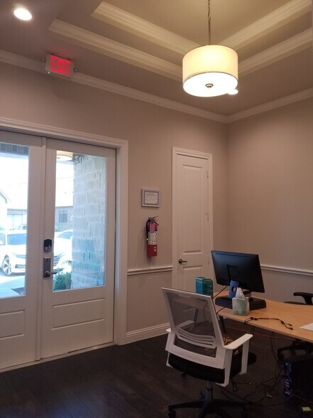 More Photos Of 4425 Plano Pkwy, Carrollton Office For Lease