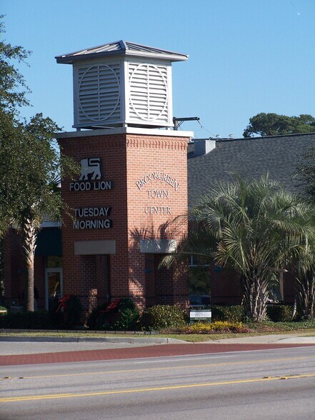 More Photos Of 730-760 Coleman Blvd, Mount Pleasant General Retail For Lease