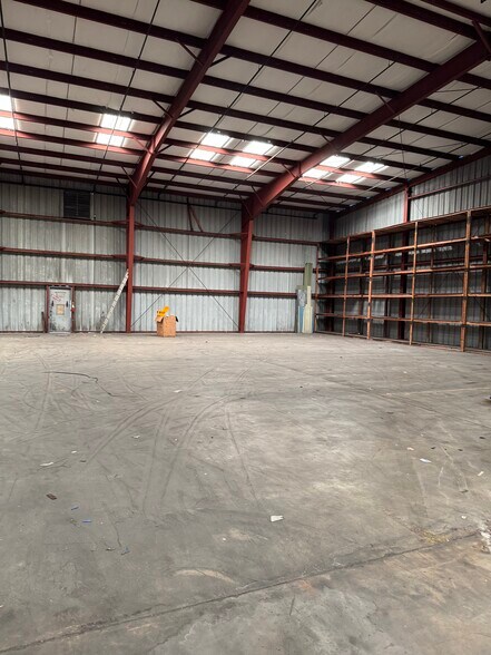 More Photos Of 627 Anchors St NW, Fort Walton Beach Warehouse For Sale