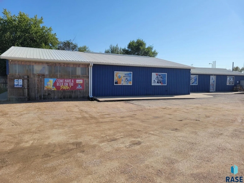More Photos Of 407 Bill Davis St, Egan General Retail For Sale