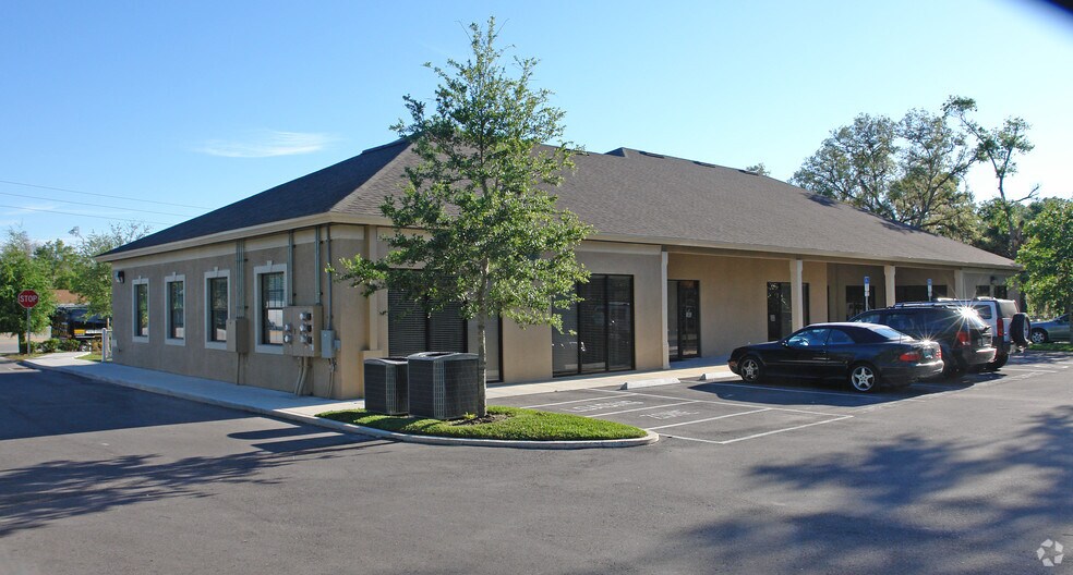 More Photos Of 820 W Broadway St, Oviedo Medical For Lease