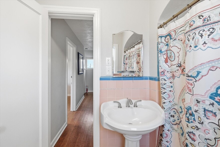 More Photos Of 105 W 200 N, Logan Office For Sale