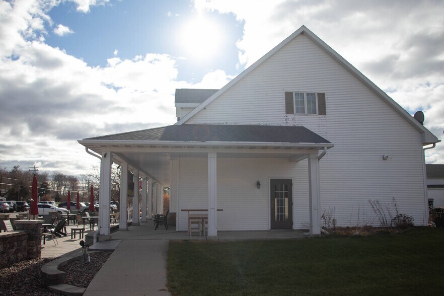 More Photos Of 5781 State Highway 42, Sturgeon Bay Storefront Retail Residential For Sale