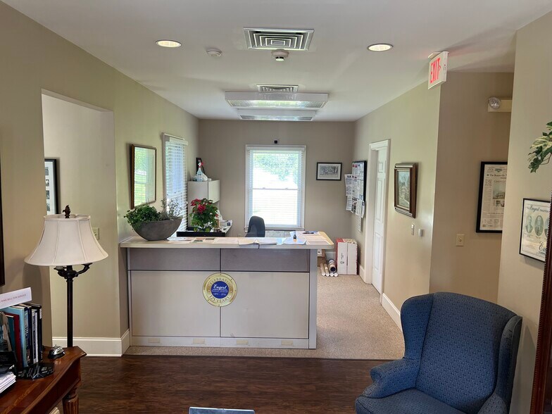 More Photos Of 1715 Riverside Dr, Knoxville Office For Sale