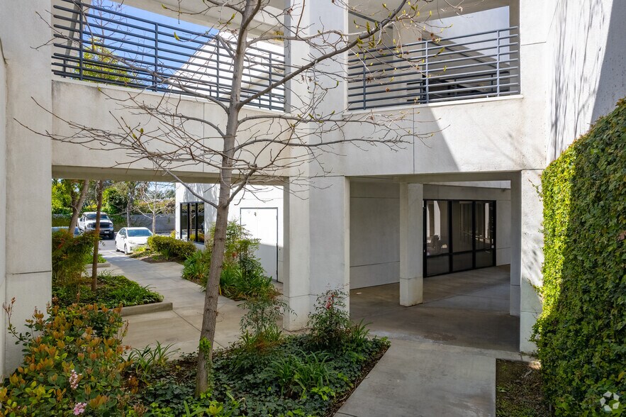 More Photos Of 1730 W Cameron Ave, West Covina Coworking Space