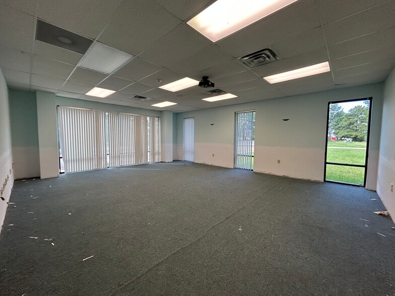 More Photos Of 2623 Park Ave, Petersburg Medical For Lease