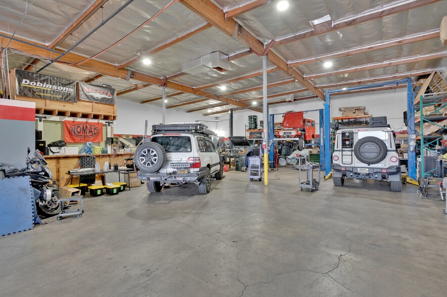 More Photos Of 23231 Vista Grande Dr, Laguna Hills Warehouse For Sale