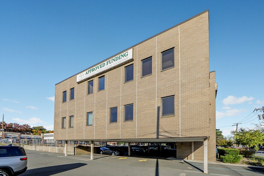 More Photos Of 41 Grand Ave, River Edge Office For Lease