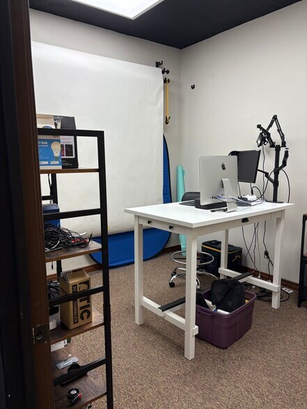 More Photos Of 2801 N Government Way, Coeur d'Alene Flex For Lease