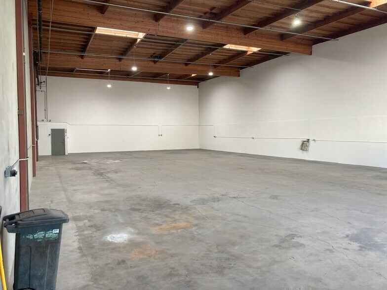 More Photos Of 1000 Quesada Ave, San Francisco Warehouse For Lease