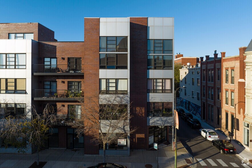 More Photos Of 1502 W Chicago Ave, Chicago Apartments For Lease