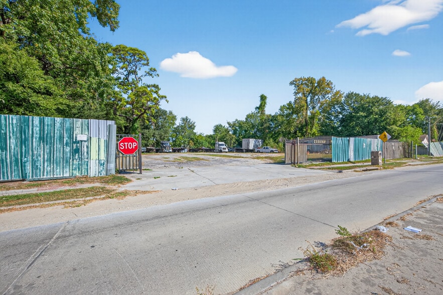 More Photos Of 7517 Ley Rd, Houston Land For Sale