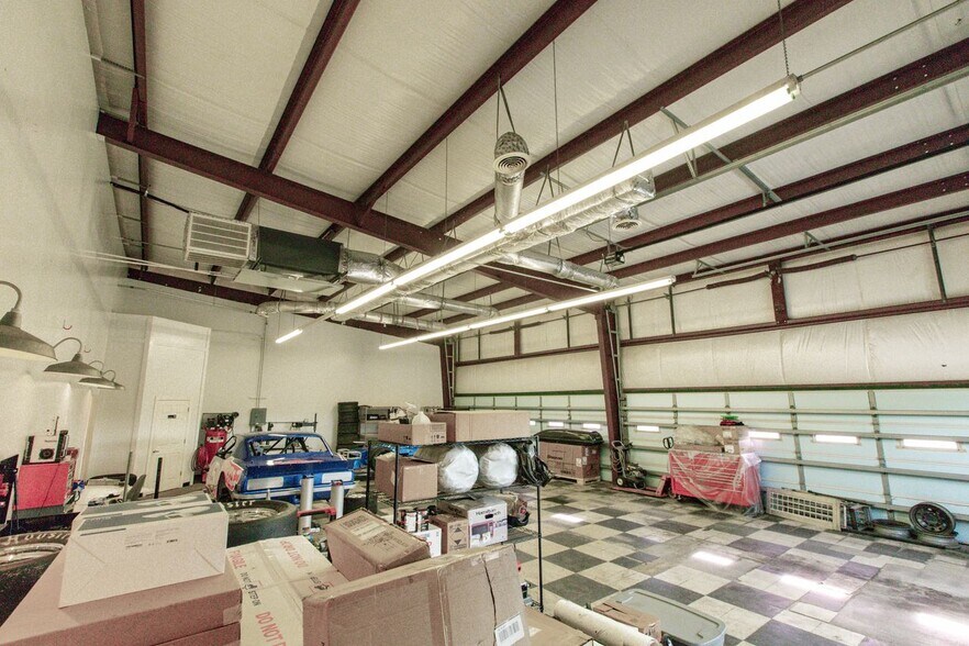 More Photos Of 3846 George II Hwy, Southport Warehouse For Lease
