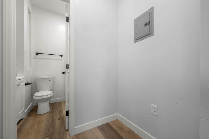 More Photos Of 4309 S Main St, Los Angeles Apartments For Sale