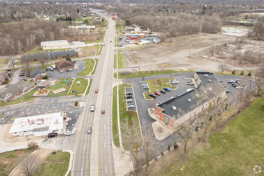 More Photos Of 1325 N Main St, Adrian Unknown For Lease