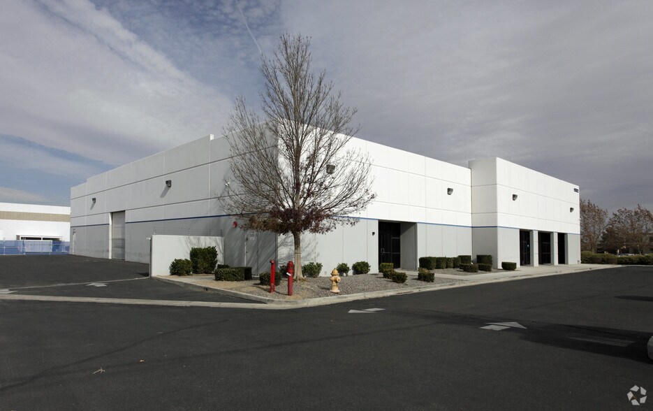 More Photos Of 15372 Bonanza Rd, Victorville Warehouse For Sale