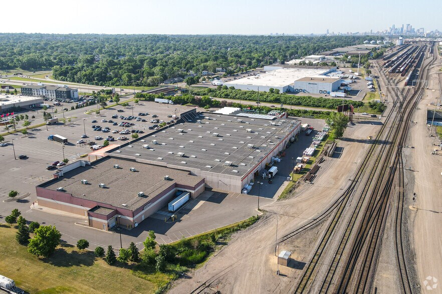 More Photos Of 5660 NE Main St, Fridley Freestanding For Lease