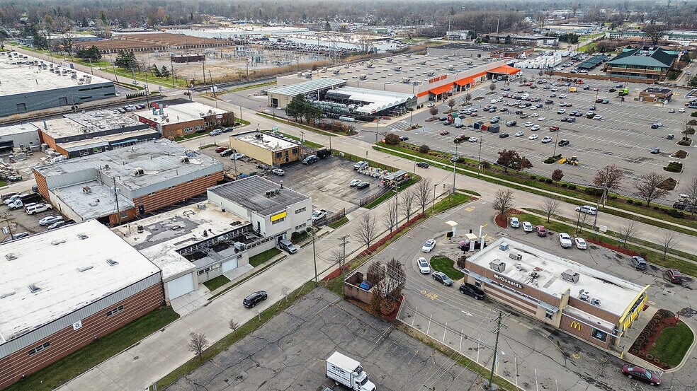 More Photos Of 25315 Kean St, Dearborn Industrial For Lease