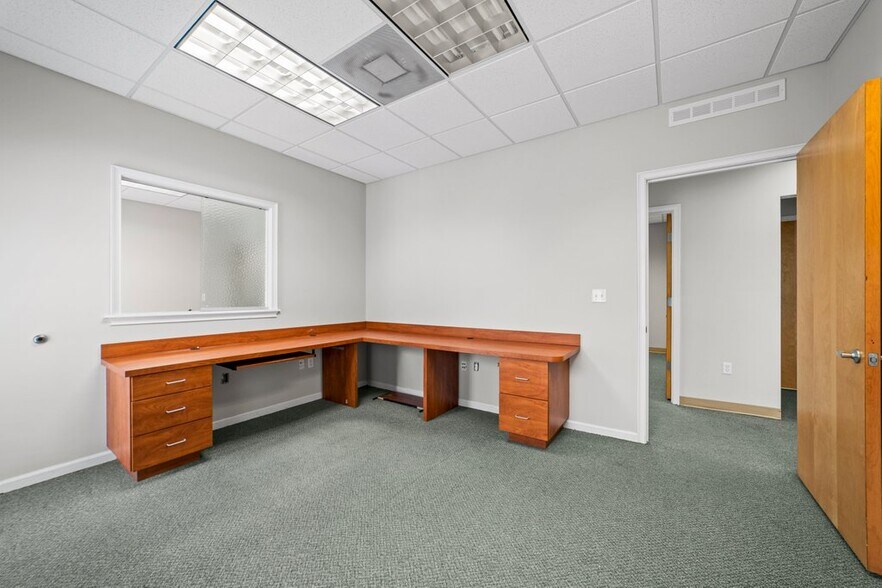 More Photos Of , Jacksonville Office For Sale