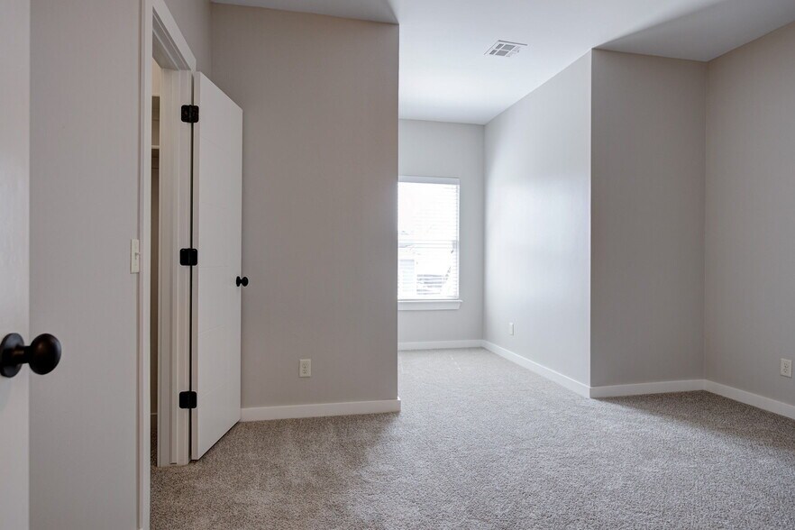 More Photos Of , Edmond Multifamily For Sale