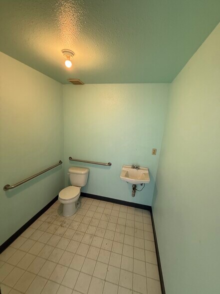 More Photos Of 12734 Branford St, Pacoima Warehouse For Sale