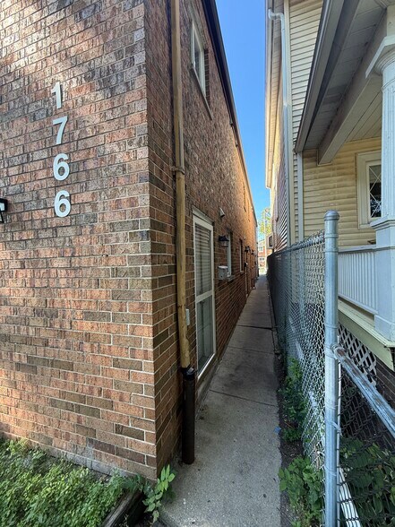 More Photos Of 1766 W Granville Ave, Chicago Apartments For Sale