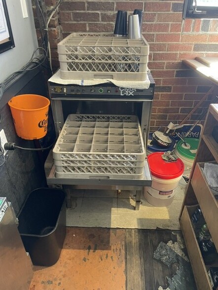 More Photos Of 300 Carew St, Chicopee Restaurant For Sale