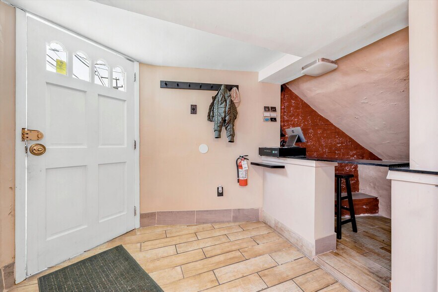 More Photos Of 401 S Springfield Rd, Clifton Heights Storefront Retail Residential For Sale