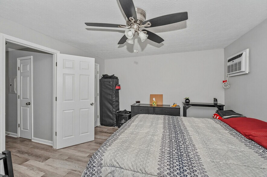 More Photos Of 10916 Reading Rd, Cincinnati Apartments For Sale