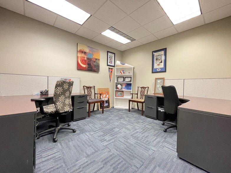 More Photos Of 4965 NW 8th Ave, Gainesville Office For Lease