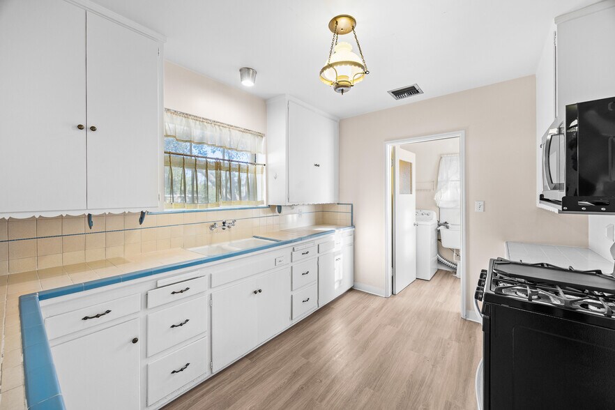 More Photos Of 1047 N San Gabriel Ave, Azusa Apartments For Sale