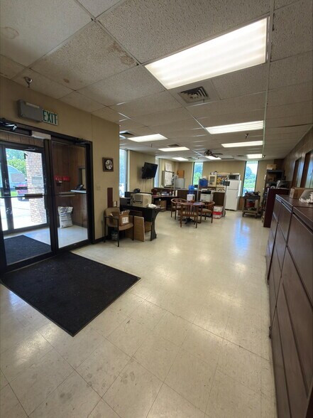 More Photos Of 232 W Pearl St, Jonesboro Industrial For Sale