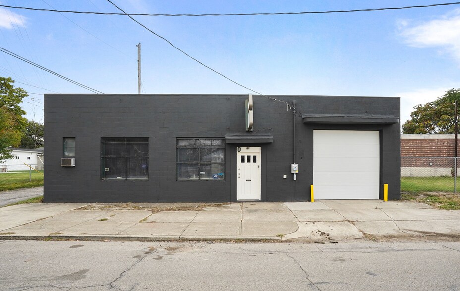 More Photos Of 19 S Highland Ave, Columbus Mixed Retail For Lease